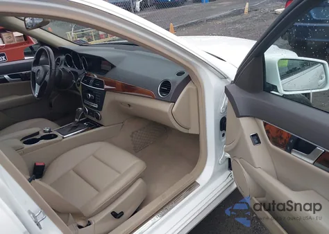 2013 Mercedes-Benz C 300 Luxury 4Matic/Sport 4Matic from USA, damaged, VIN WDDGF8AB4DR276720